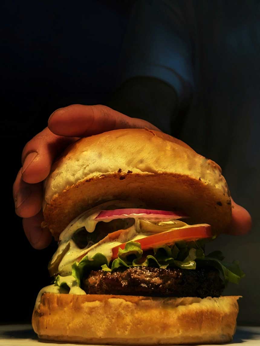 Ingrédients premium pour burgers BD Pizzas – Viande locale, fromages fondants et légumes de saison à Nercillac et Gond-Pontouvre