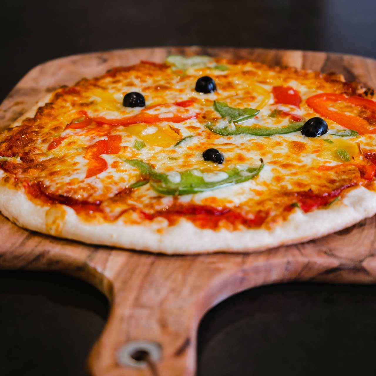 Pizza Gorgonzola BD Pizzas – Poulet et fromage fondant. Un plaisir audacieux à Nercillac ou Boutiers-Saint-Trojan